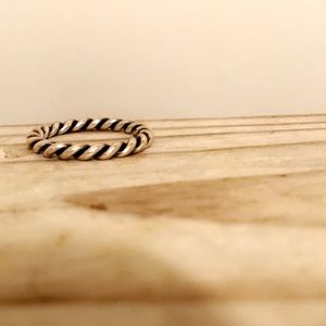 Pandora Intertwined Twist Stackable Ring
